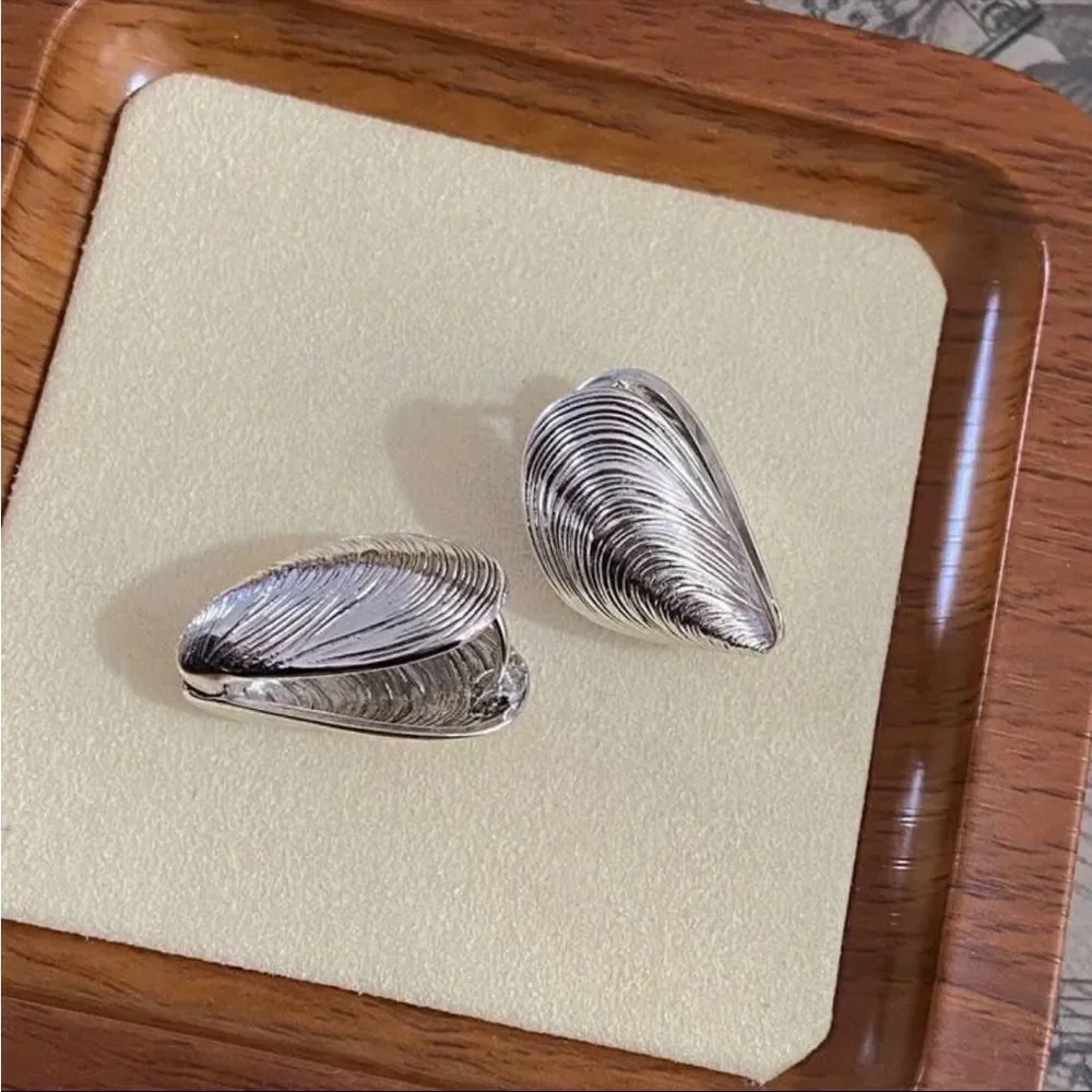 ‎Shell Stud copper Earrings